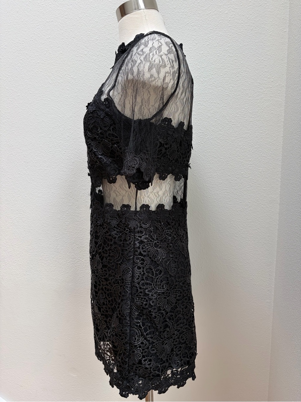 Topshop Floral Lace Romper Sheer Guipure Cutout Short Sleeve Black Size 6 - Picture 4 of 10